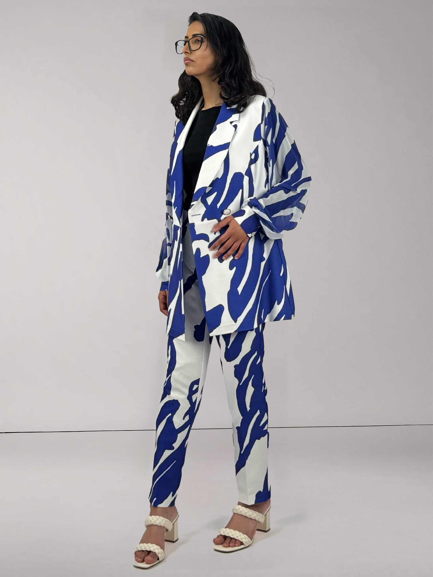 Swirl Power | White-Blue