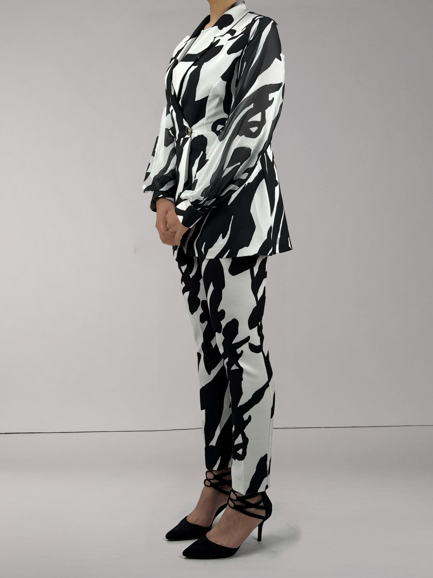 Swirl Power | White-Black