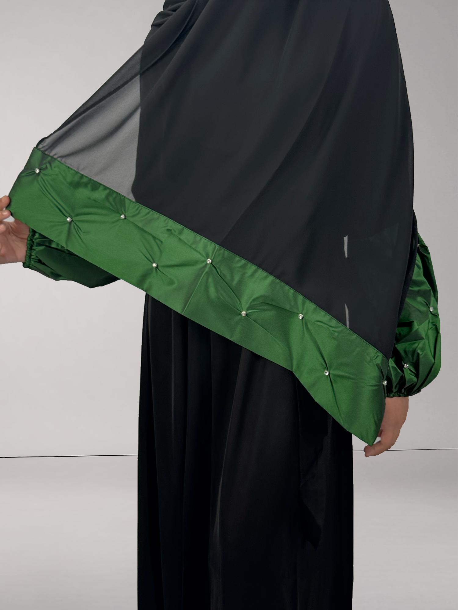 Noor Zaitoon | Green